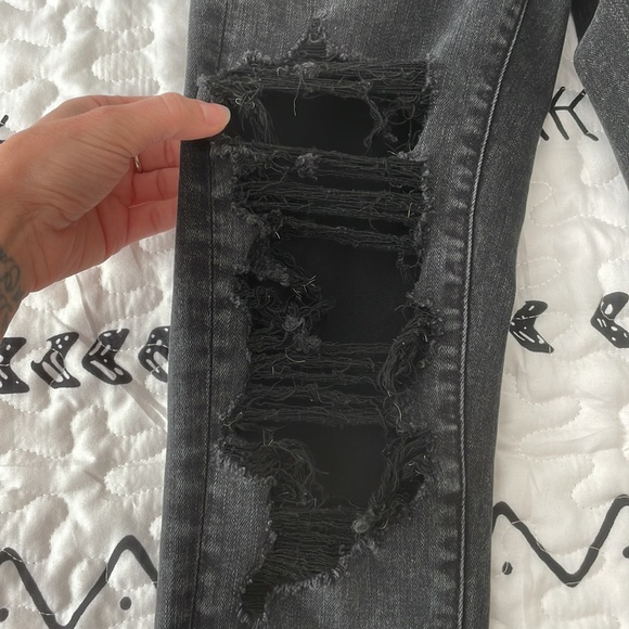 Sold ❣️ AE Forever Soft Ripped High-Waisted Jeans - Picture 6 of 10